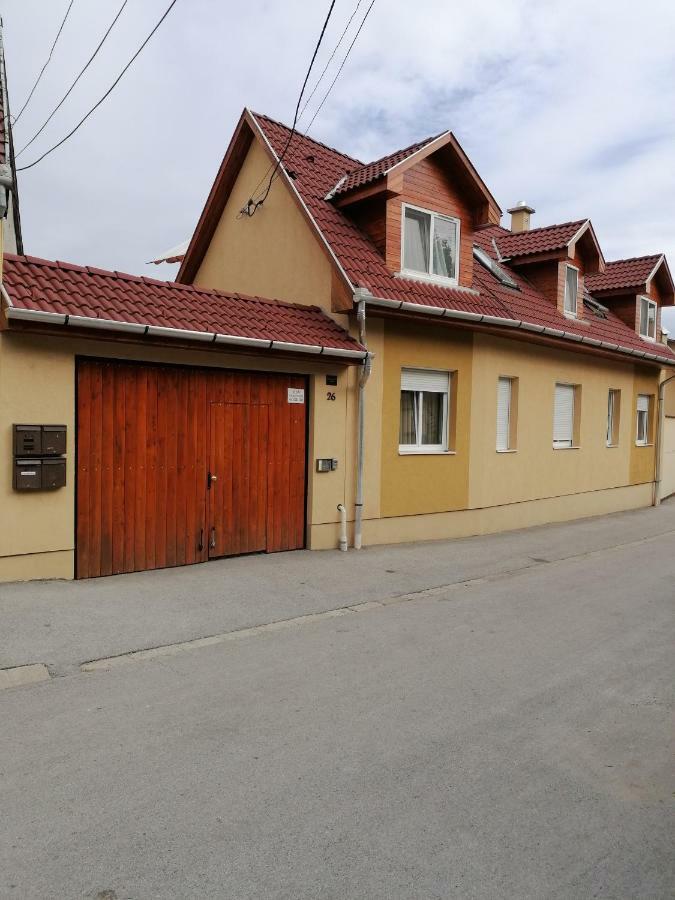 Zita Apartman Eğri Dış mekan fotoğraf
